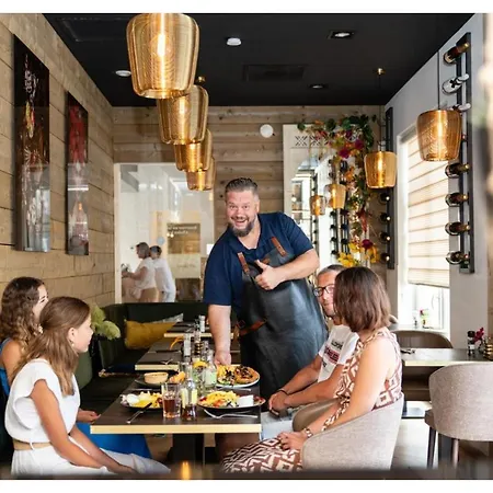 Schaelsbergerbosch- 2 Bath Fireplgarde