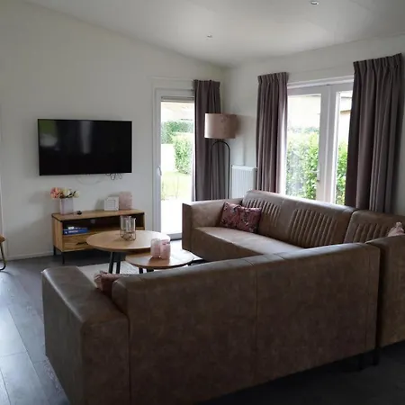 Schaelsbergerbosch- 2 Bath Fireplgarde Resort *